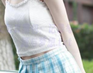 72斯少女写真图包：记录每一位少女的美丽与梦想.txt