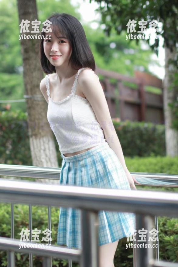 72斯少女写真图包：记录每一位少女的美丽与梦想.txt