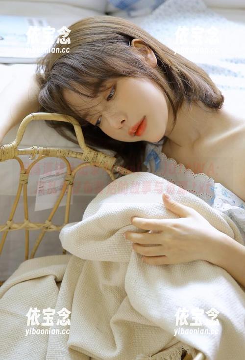 用高清镜头记录Aram(아람)DJAWA：凌乱牛仔布背后的故事与资源.txt