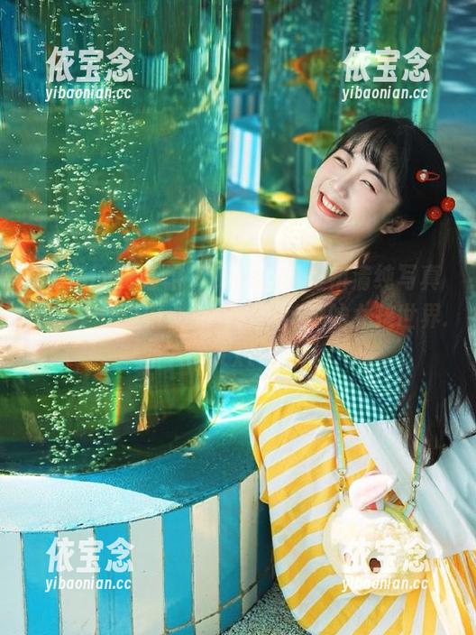 Candy网红馆 - Cris_卓娅祺清纯写真全集，透过镜头感受那个纯真的女孩世界.txt