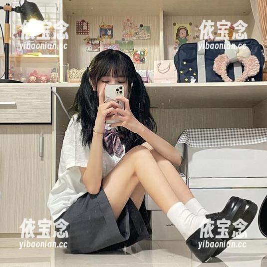 感受Dami(퀸다미)的长腿魅力，图库精选分享时尚与自信之美.txt