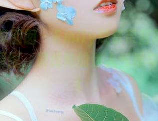 Feilin嗲囡囡 - Emily顾奈奈酱的私房眼镜写真原图，展现她的迷人气质与风采.txt