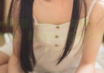 Feilin嗲囡囡 - 最新写真集揭晓：林煊煊的睡衣作品，邂逅甜美与性感的双重魅力.txt