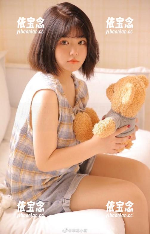 Feilin嗲囡囡 - 陆梓琪的白裙写真，诠释了当代女性的优雅与自信！.txt