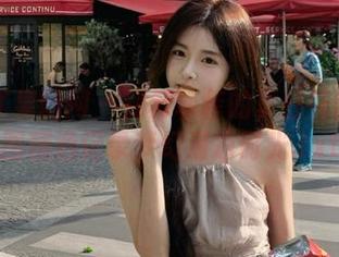 GIRLT果团网 - 到云菲菲的夏日花园：套图精选记录梦幻清凉时光.txt