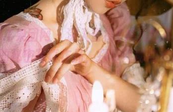 GIRLT果团网 - 深入蜜桃Q妹儿世界：精选她的秘密写真作品，探寻隐秘的美丽.txt