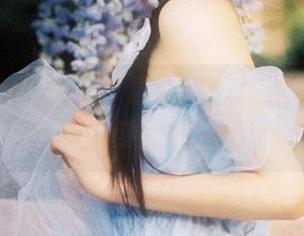 HuaYang花漾 - 精选梦心月的海边写真，汇聚细腻与梦幻的完美结合.txt