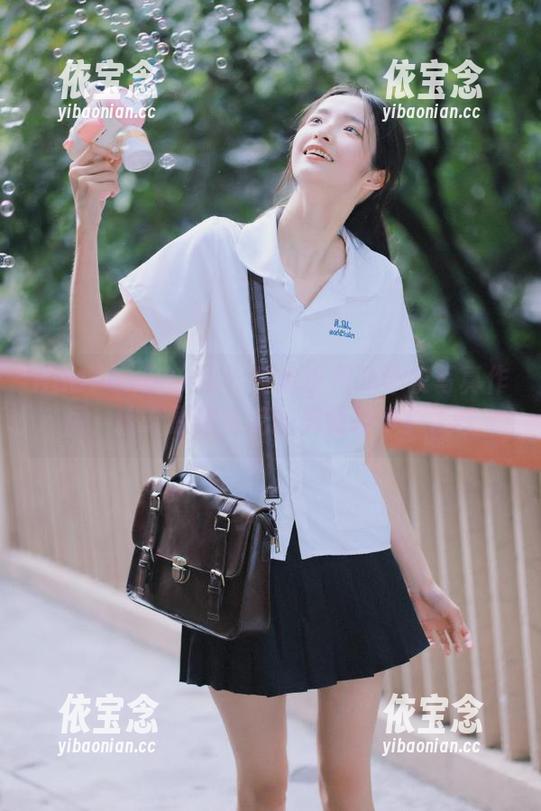 HuaYan花の颜 - 观看小月儿泳衣写真作品，揭开原图背后的美丽故事！.txt