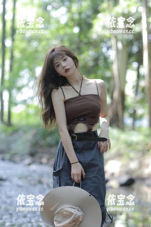 HuaYan花の颜 - 让沈蜜桃off的校服照片陪伴你：精彩图库尽在下载中.txt