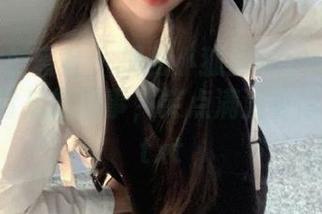 IMiss爱蜜社 - 揭秘小狐狸Sica礼服图包更新背后的趣事，笑点满满等你发现！.txt