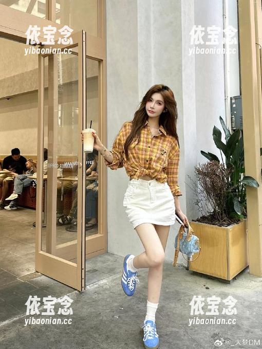 Kimoe激萌文化 - 周闻兔女郎美图更新，快来看看她如何颠覆你的审美标准！.txt