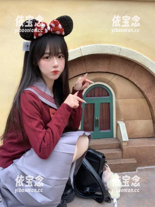 时光荏苒，KuukoW妹妹的写真更新再次来袭，为你展现不一样的青春与活力！.txt