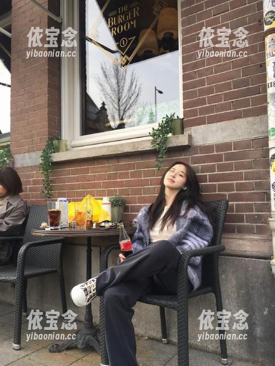 探索KuukoW的高清自拍Rosaria，分享她的独特风格与魅力！.txt