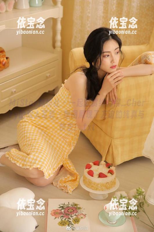 MiStar魅妍社 - 一起欣赏绯月樱_Cherry的双人写真，原图展现了友谊的纯真与快乐！.txt