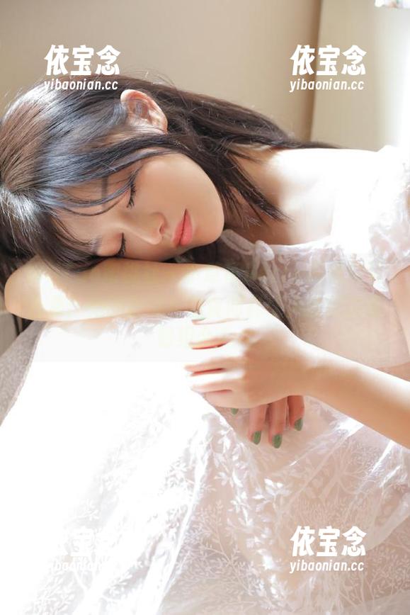 MiiTao蜜桃社 - 小草莓Berry厨娘写真合集：她的微笑与美食同样让人沉醉的绝妙组合.txt
