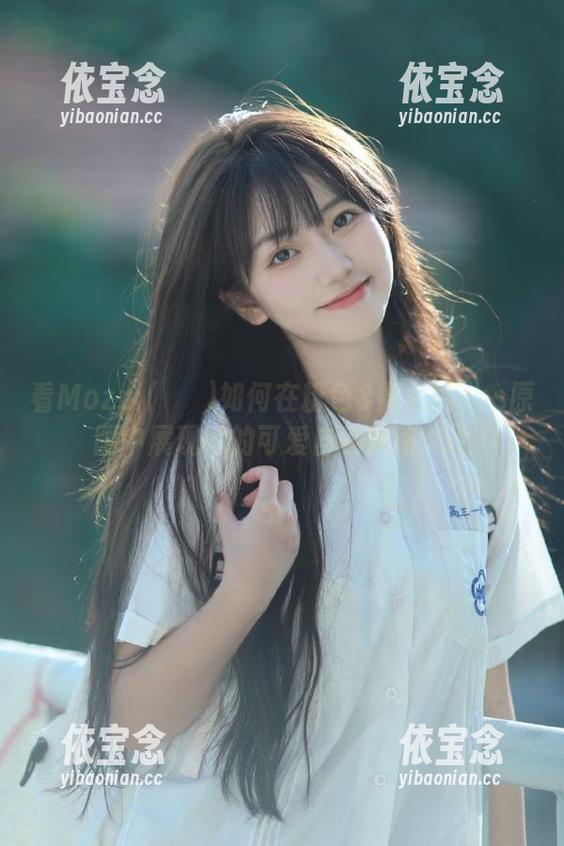 看Mozzi(모찌)如何在粉色&黄色的cos原图中展现她的可爱自嘲风格.txt