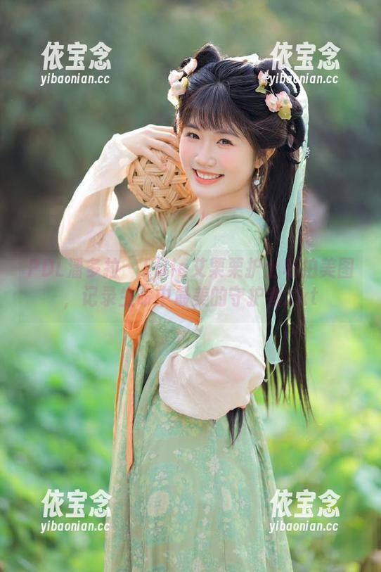 PDL潘多拉 - Ellie艾栗栗护士私拍美图，记录生命中最美的守护者.txt