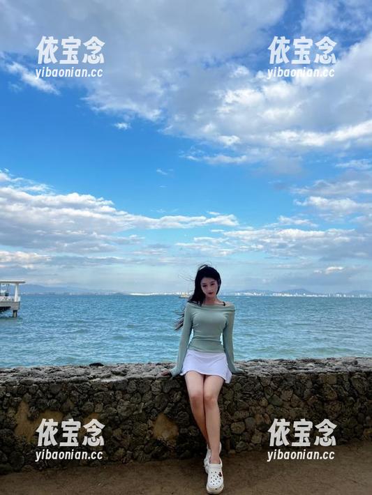 SSA丝社 - 快来看看，萱萱的居家高清图包，家里的沙发也能是T台！.txt