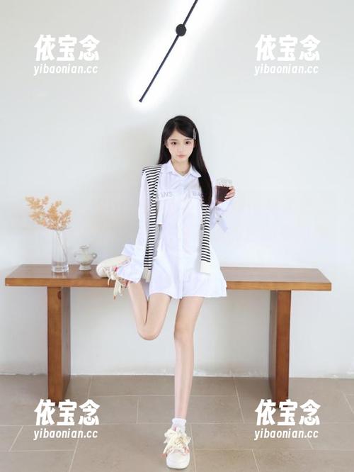 微密圈 - Sia不吃鱼发布在线作品《蜜大腿白jiojio》，你绝对不想错过的美图集！.txt