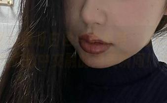 Tina很妖孽呀白色纯欲吊带：让cos与图包在你心中交融的绝美瞬间！.txt
