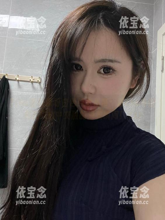 Tina很妖孽呀白色纯欲吊带：让cos与图包在你心中交融的绝美瞬间！.txt