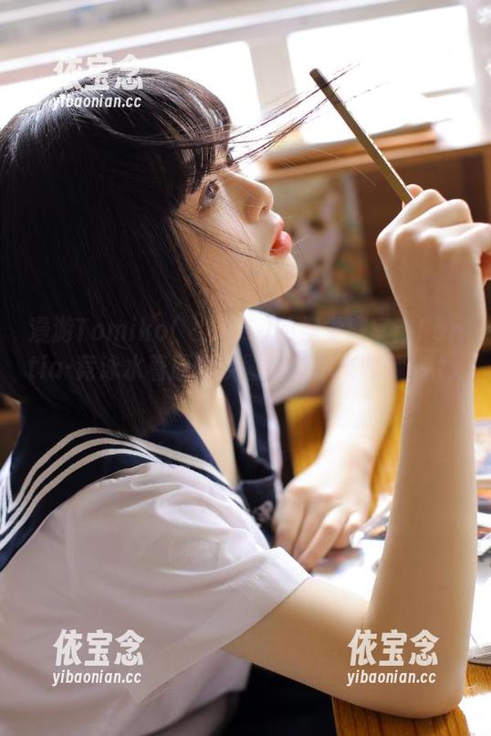 漫游Tomiko(とみこ)的视觉盛宴：Fantia-竞泳水着原图及图包等你来收藏！.txt