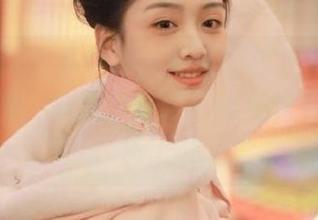 TouTiao头条女神 - 不容错过！周夕爱的高清原图，致敬曼联的一场视觉与情感之旅.txt