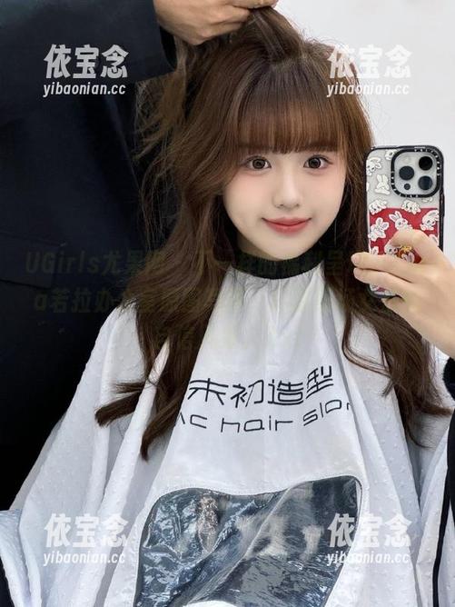 UGirls尤果网 - 不一样的福利呈现，Zora若拉办公室原图写真，尽显职场女性的自信风采。.txt