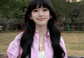 UGirls尤果网 - 走进毛COCO的粉色幻境，最新写真集深度解析.txt