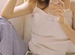 UGirls尤果网 - 套图里的温鈊怡护士风情，无圣光下的柔美瞬间.txt