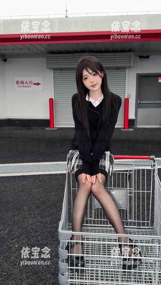 UGirls尤果网 - 最新图库精选：王瑞儿白色系列写真，优雅与时尚的完美结合！.txt