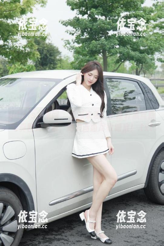 UGirls尤果网 - 震撼来袭！王谨轩黑丝新写真图片更新，绝美画面尽收眼底！.txt