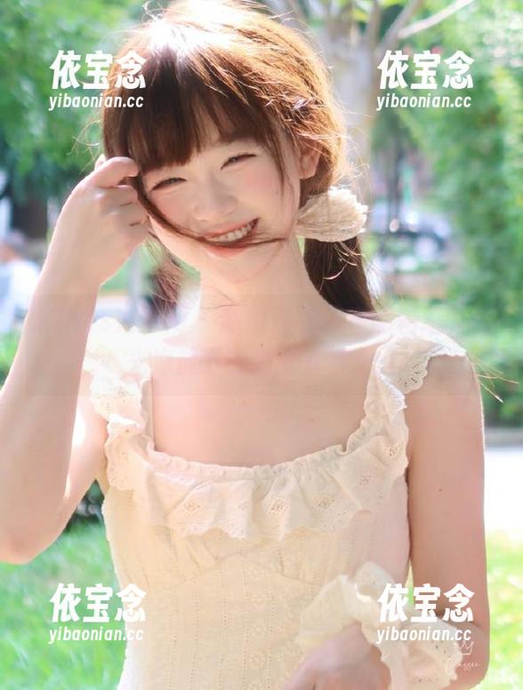 UGirls尤果网 - 赵伊彤泳装套图精选，阳光海滩下的清新女神.txt