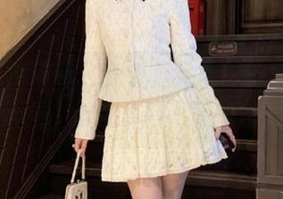 UGirls尤果网 - 免费，共享！霓梓心的秘书写真合集，带你体验不同的魅力！.txt