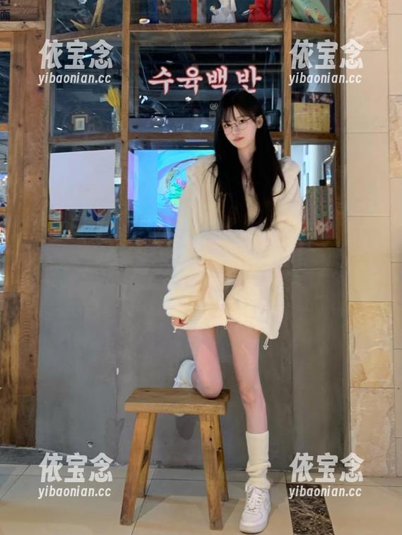 高清图集：Uhye(이유혜)的死库水之旅，重温青春与绝美瞬间.txt