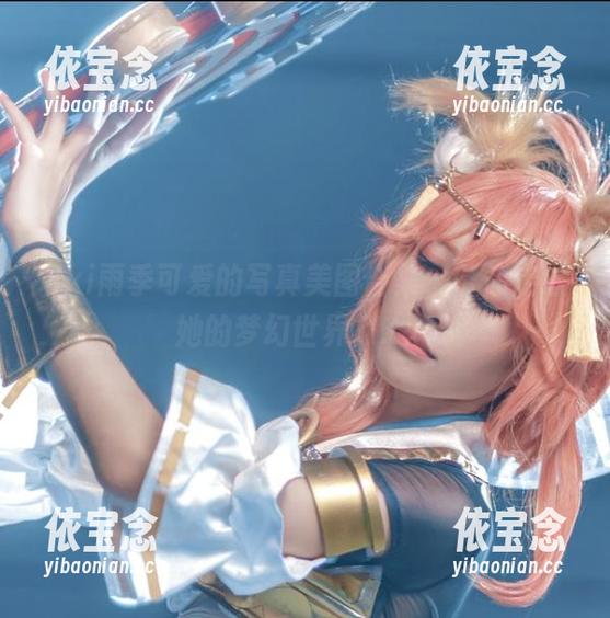 Uki雨季可爱的写真美图合集，带你走进她的梦幻世界。.txt
