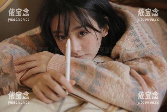 XIAOYU语画界 - Miki兔呈现：圣诞美图分享，探索节庆氛围中的梦幻与魅力.txt