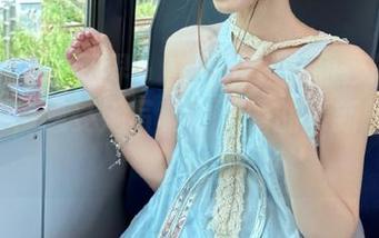 XIAOYU语画界 - 立刻下载李丽莎的清纯作品集，感受她写真中流露的清新气息！.txt