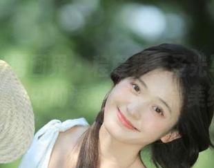 XIAOYU语画界 - 程程程无圣光写真系列：极致丝袜中的诱惑与优雅完美结合.txt