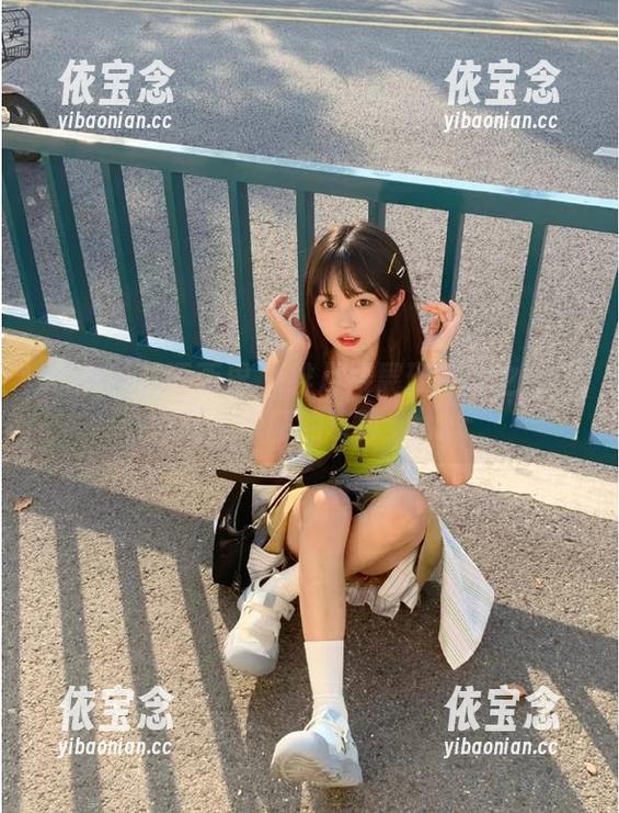 XIAOYU语画界 - 绯月樱展现白丝之美：满满艺术感的写真集.txt