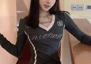 Xiuren秀人网 - 释放自我的AngelaLee李玲自拍，惊艳图包让你大呼过瘾.txt