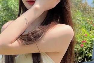 Xiuren秀人网 - CherryBlessU带来的制服写真：原图壁纸大放送，谁说制服不能很有风格？.txt