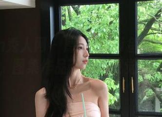 Xiuren秀人网 - 感受Yuki鱼儿空姐的独特风采，图集作品带来的视觉冲击力.txt