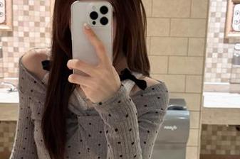 Xiuren秀人网 - 伍晓丽Shirley短裙写真全集：捕捉甜美与优雅的和谐美.txt