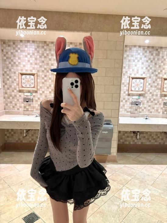 Xiuren秀人网 - 伍晓丽Shirley短裙写真全集：捕捉甜美与优雅的和谐美.txt