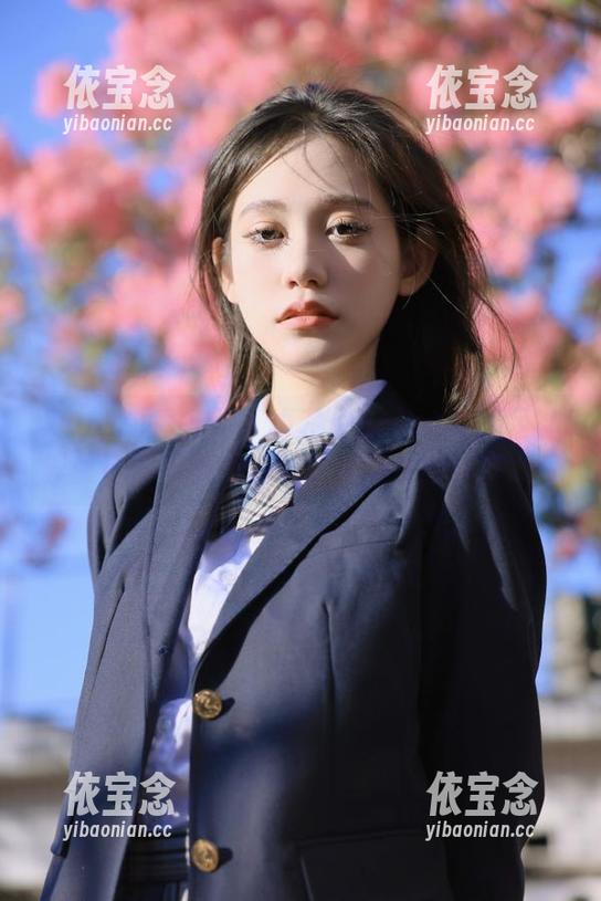 Xiuren秀人网 - 卓芷伊EricA的裸足世界：自嘲无极限的写真套图资源分享.txt