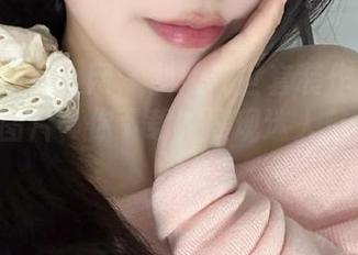 Xiuren秀人网 - 抖娘利世套装作品大赏，高清图片等你下载，展现迷人魅力！.txt