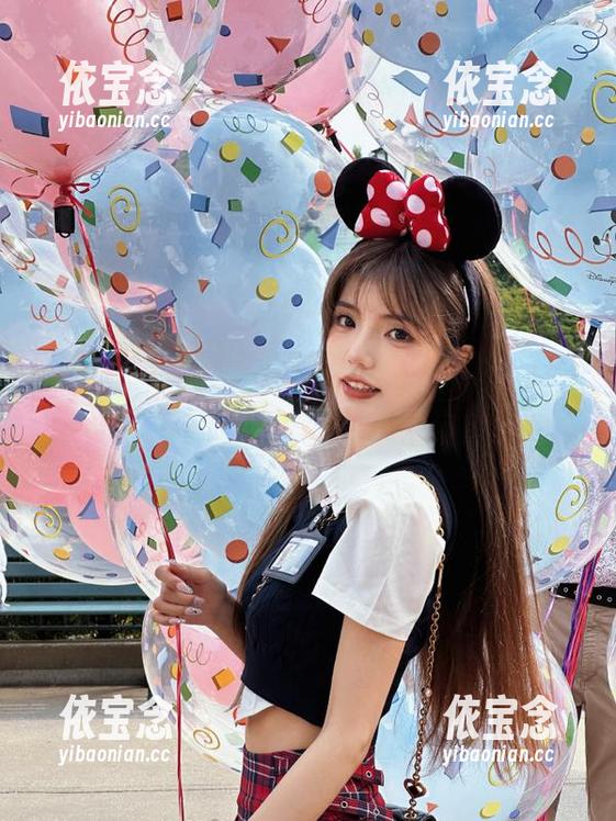Xiuren秀人网 - 女神星星baby私拍写真：那些让你心跳加速的瞬间！.txt