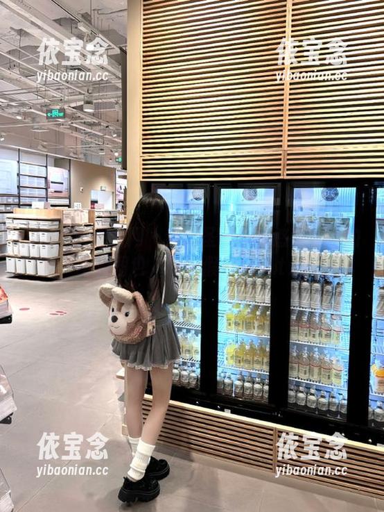 Xiuren秀人网 - 缤纷圣诞：林悠悠献上的全套图包，尽展假日魅力.txt