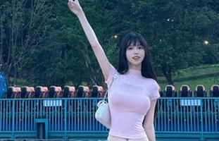 Xiuren秀人网 - 西希白兔私拍写真：揭秘职业装如何塑造职场女神形象.txt